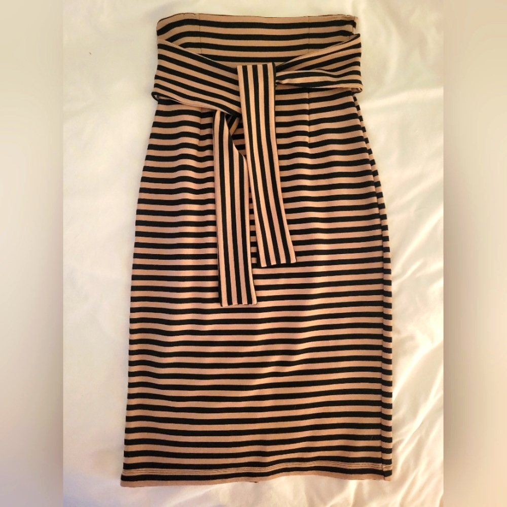 NWOT Baum und Pferdgarten high-waist knee-length pencil skirt - size XS